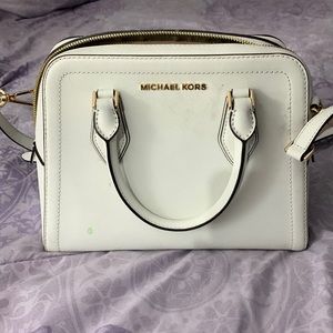 White micheal kor cross body purse